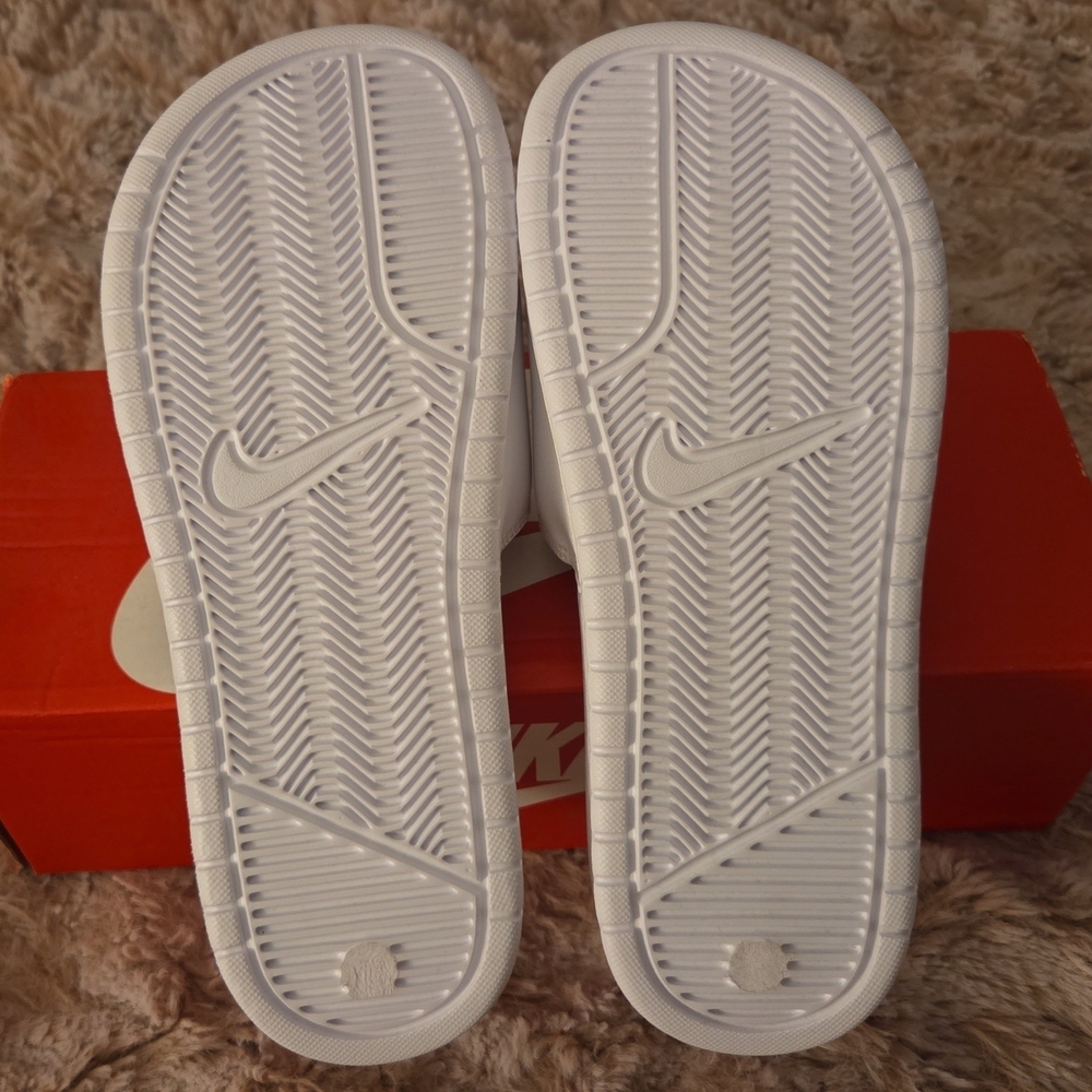 Nike White Slide Sandals - Picture 3 of 4